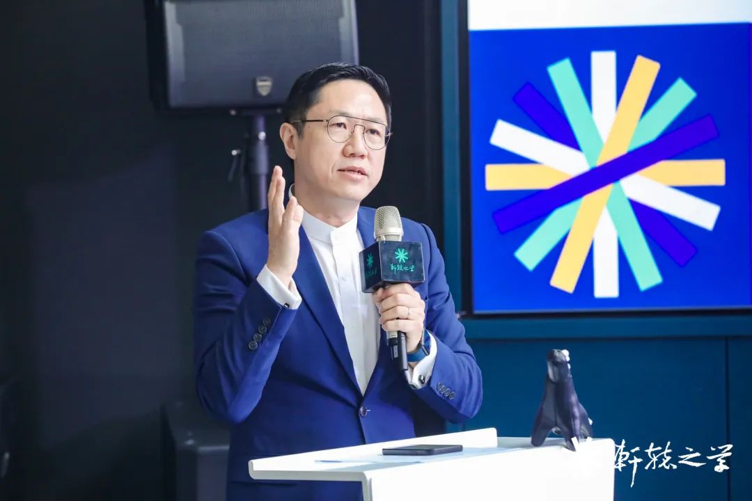 王华：汽车人有着集体的焦虑，于是我们到这里抱团取暖